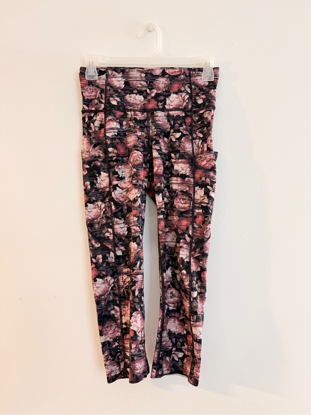 🧡| lululemon athletica Fast and Free Crops in Peony Multi print